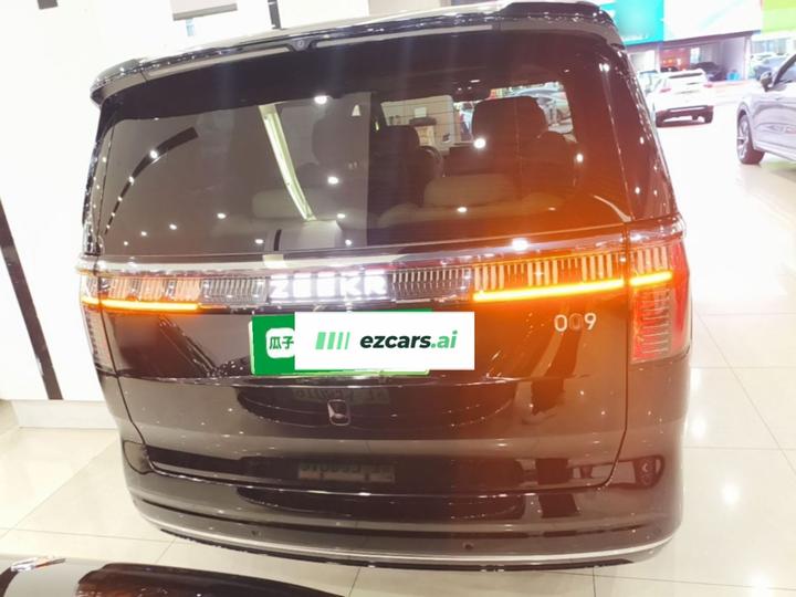 009 2024 6-Seater Executive AWD 108kWh photo 3
