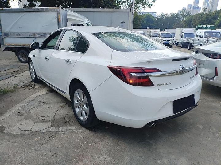 Regal 2015 1.6T Elite Tech photo 4