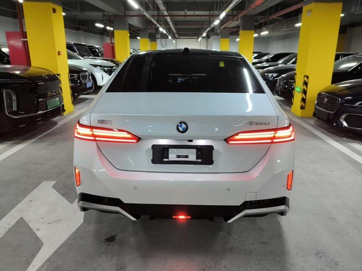 5 Series 2025 530Li Exclusive M Sport Package photo 3