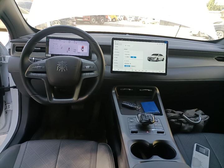 Qin PLUS 2025 DM-i ADAS 120KM photo 2