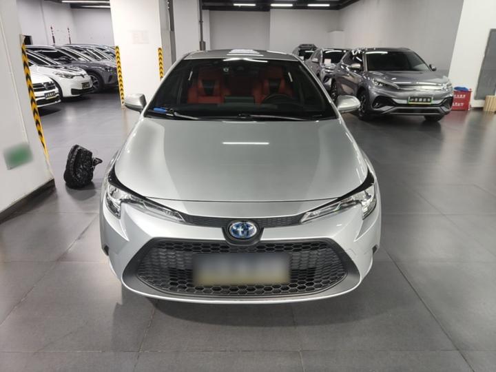 Levin 2022 Hybrid 1.8H E-CVT Leading photo 2