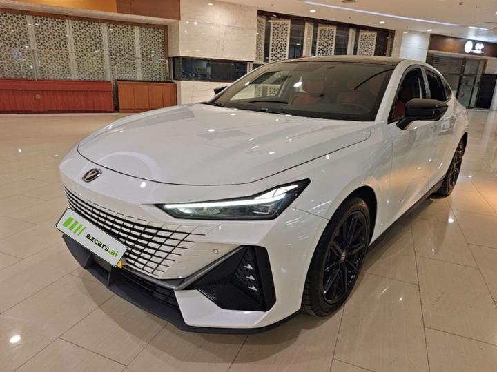 UNI-V 2022 1.5T Premium