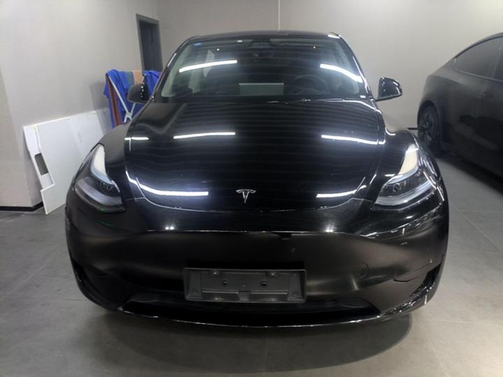 Model Y 2024 RWD photo 2