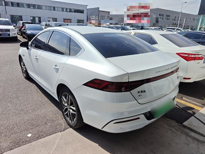 Qin PLUS 2021 EV 500KM Premium photo 4