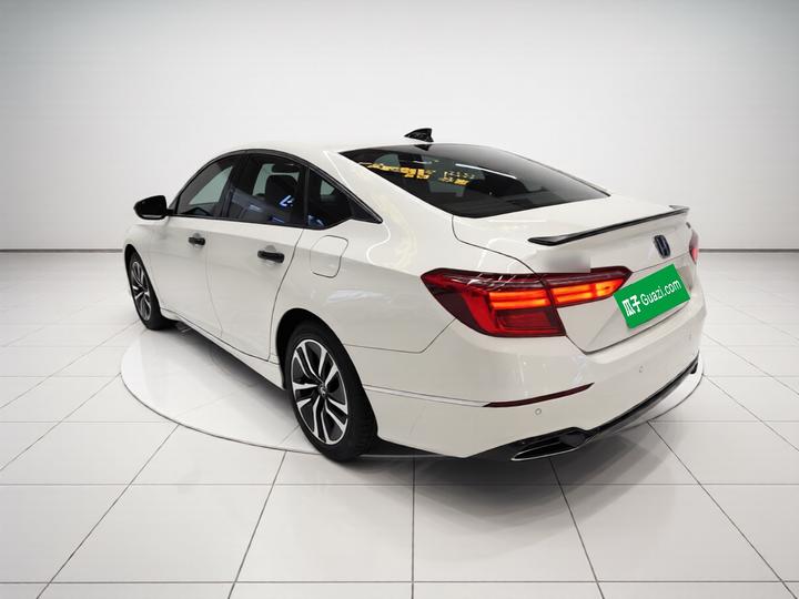 2022 Hybrid 2.0L photo 4