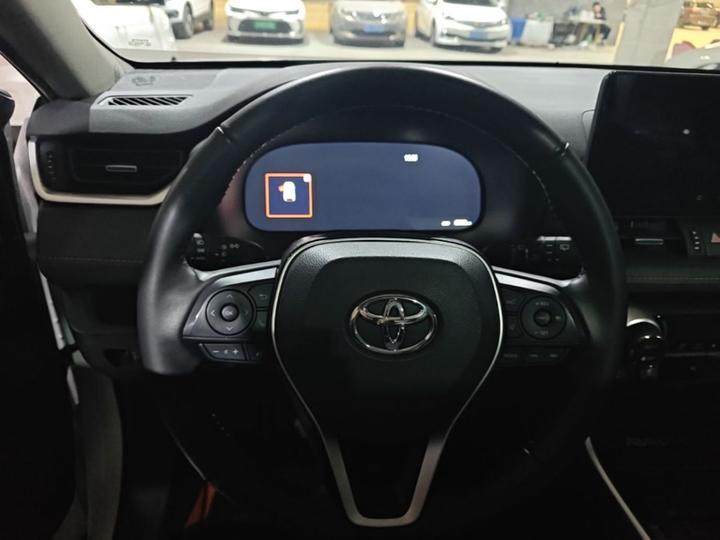 RAV4 2024 2.0L CVT RWD Plus photo 7