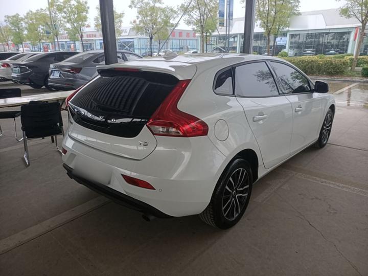V40 2017 T3 photo 6