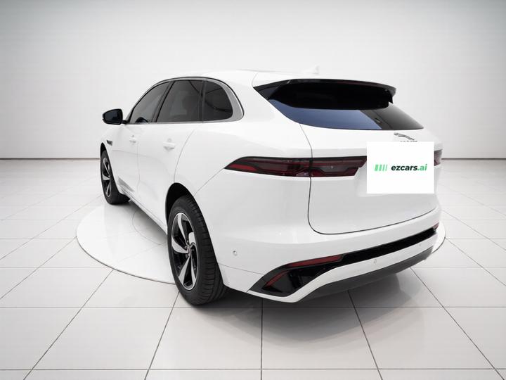 F-PACE 2025 P250 R-Dynamic S photo 4