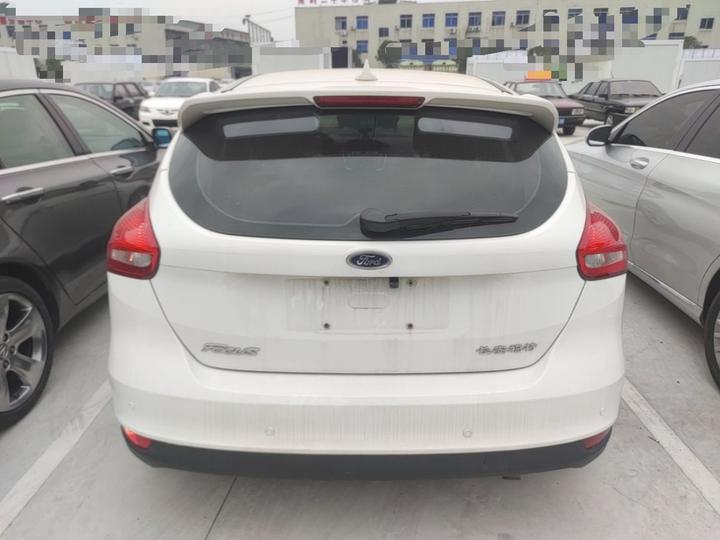 Focus 2015 Hatchback 1.6L AT Comfort photo 3