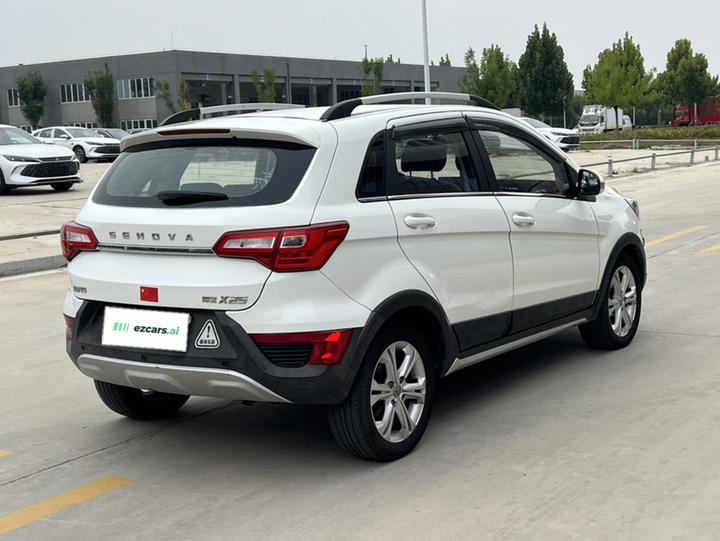 BAIC X25 2015 1.5L MT Comfort photo 3