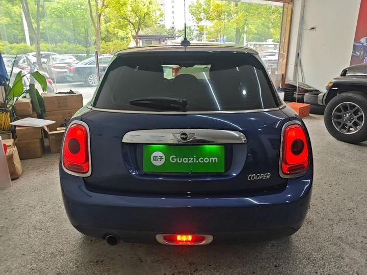 2016 1.5T COOPER 5-Door photo 3