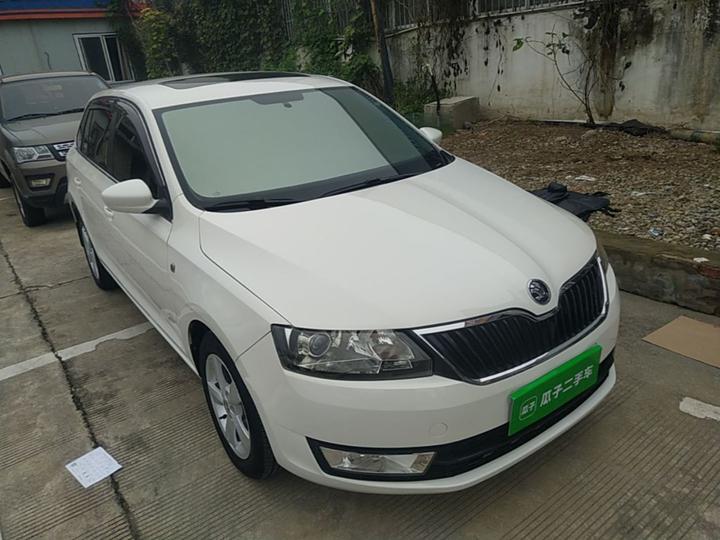 Rapid Spaceback 2016 Facelift 1.6L AT photo 3