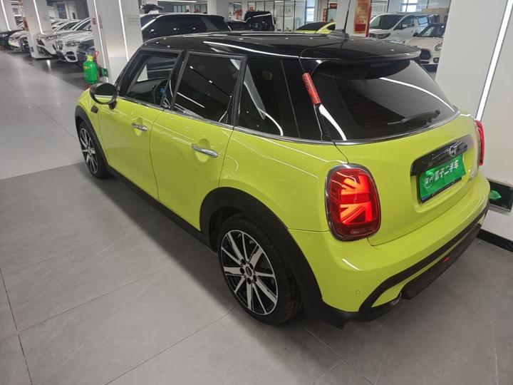 2023 Facelift 1.5T COOPER 5-Door photo 4