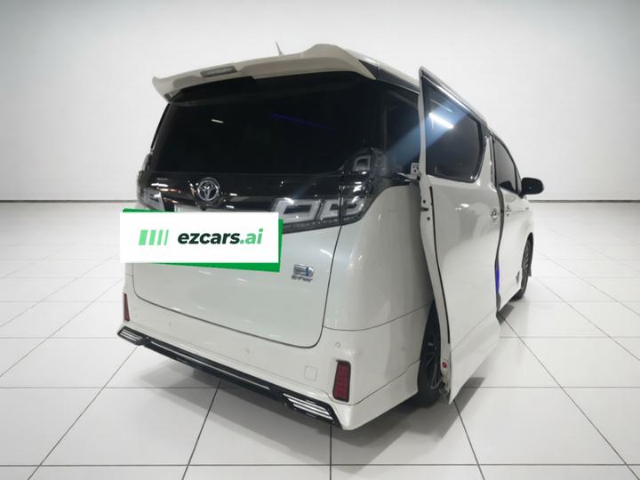 2023 Crown Hybrid 2.5L HV Luxury photo 6
