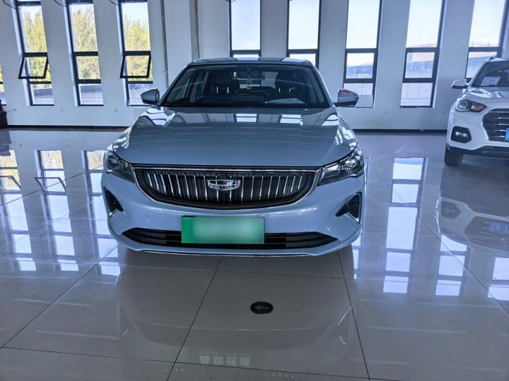 Emgrand 2023 4 Champion 1.5L CVT Premium photo 2