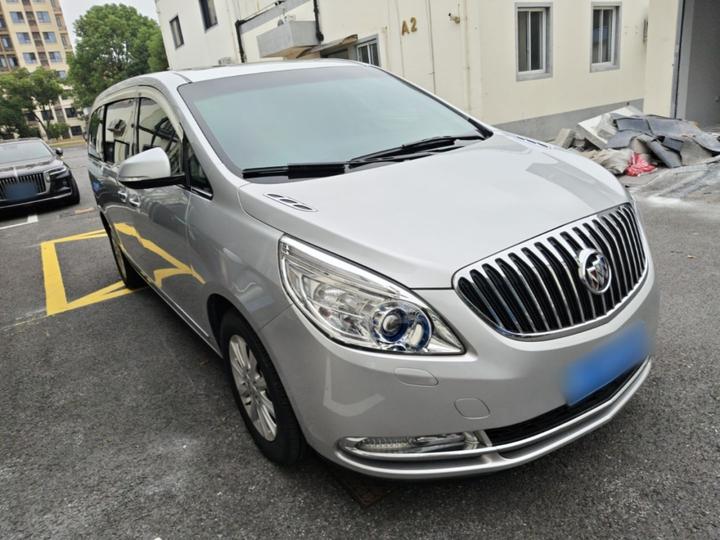 GL8 2013 3.0L XT Luxury Business Flagship photo 3