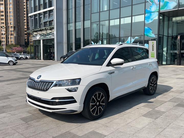 Karoq 2022 TSI280 Luxury