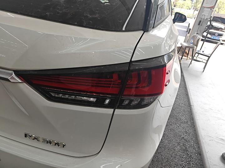 RX 2020 Facelift 300 RWD Elite photo 7