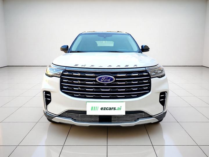 Explorer 2023 EcoBoost 285 AWD Titanium 6-Seater photo 2