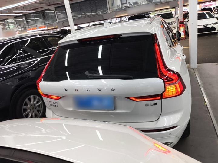 XC60 2023 B5 AWD Luxury photo 3
