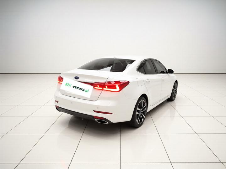 Escort 2021 1.5L AT photo 5