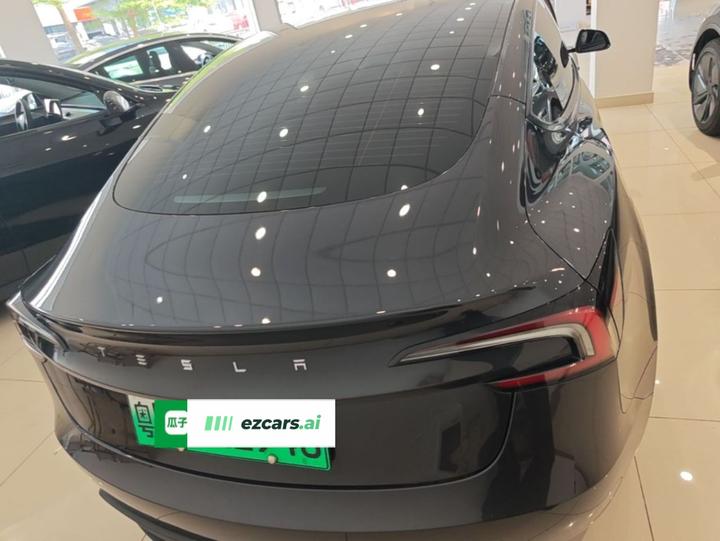 Model 3 2023 RWD photo 3