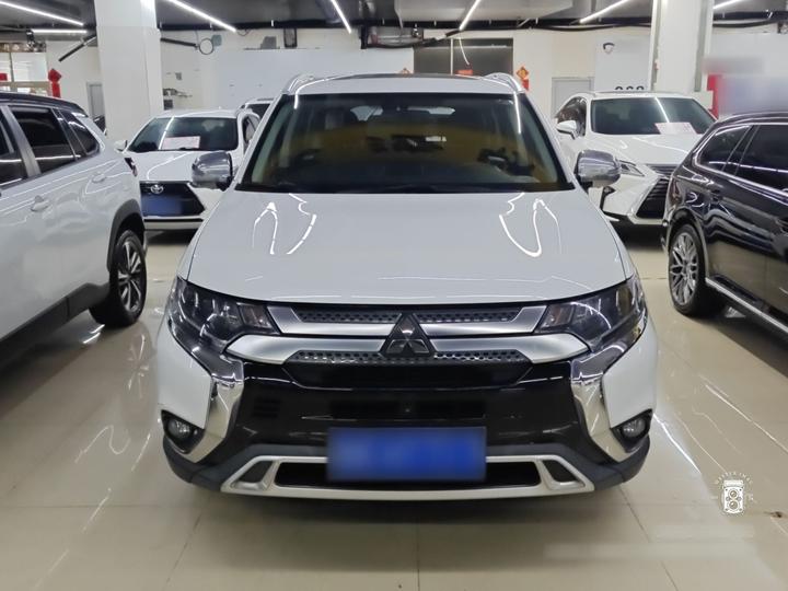 Outlander 2020 2.4L AWD Enjoy 5-Seater photo 2