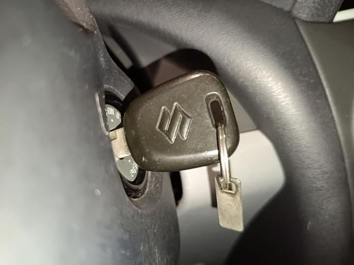 2013 Facelift 1.0L MT Comfort photo 8