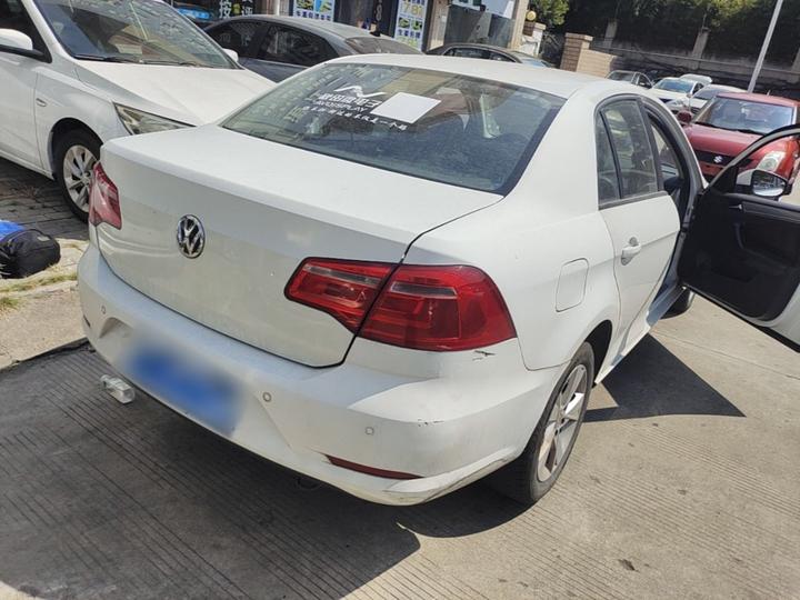 Bora 2015 1.6L AT Comfort photo 4