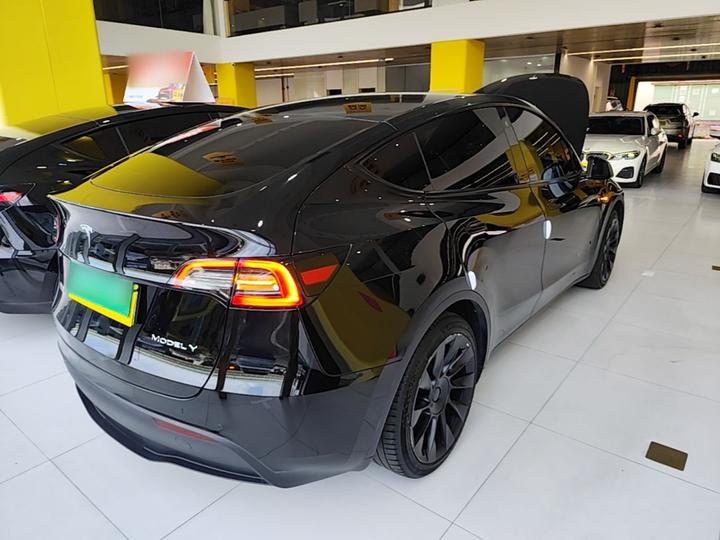 Model Y 2023 RWD photo 6