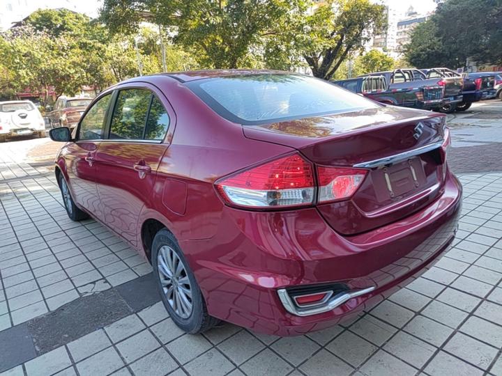 2015 1.6L AT photo 4