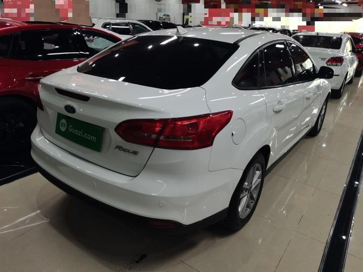 Focus 2015 Sedan 1.6L MT photo 4