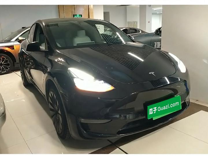 Model Y 2021 Standard Range RWD photo 3