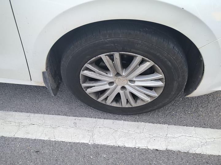 301 2016 1.6L MT Comfort photo 8