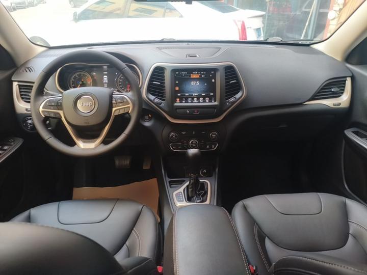 Cherokee 2016 2.0L photo 5