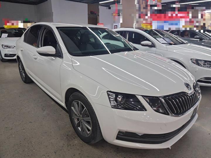 Octavia 2022 1.5L AT Comfort photo 3