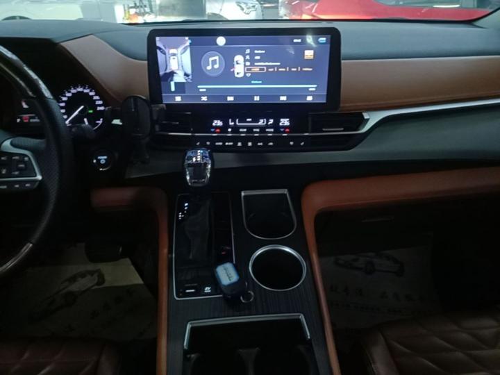 Granvia 2023 2.5L Hybrid Comfort photo 8