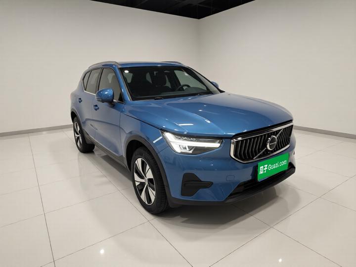 XC40 2023 B3 Luxury photo 3