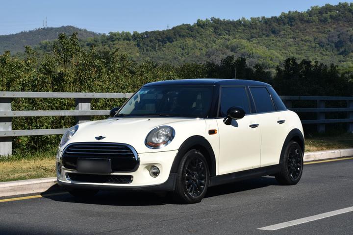 2016 1.5T COOPER 5-Door