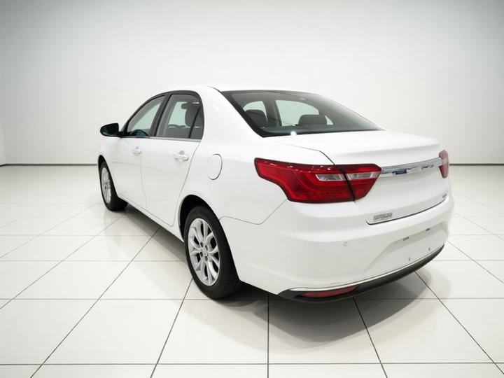 Vision 2018 1.5L MT photo 4