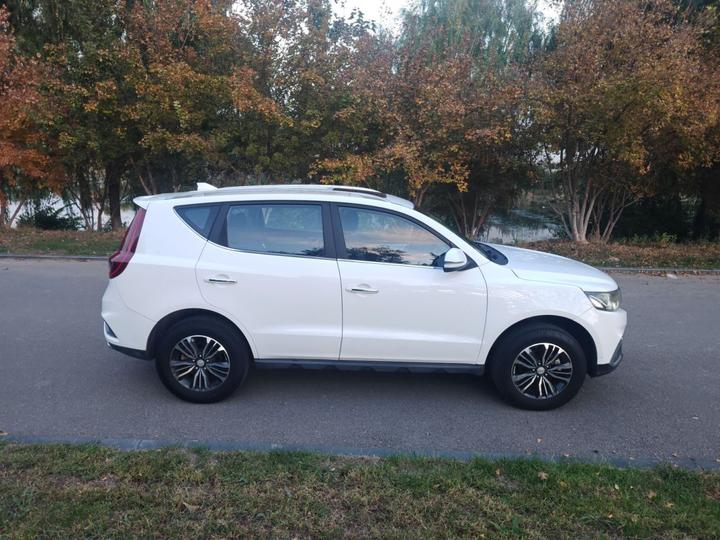 Vision X6 2018 1.8L MT 4G Luxury photo 4