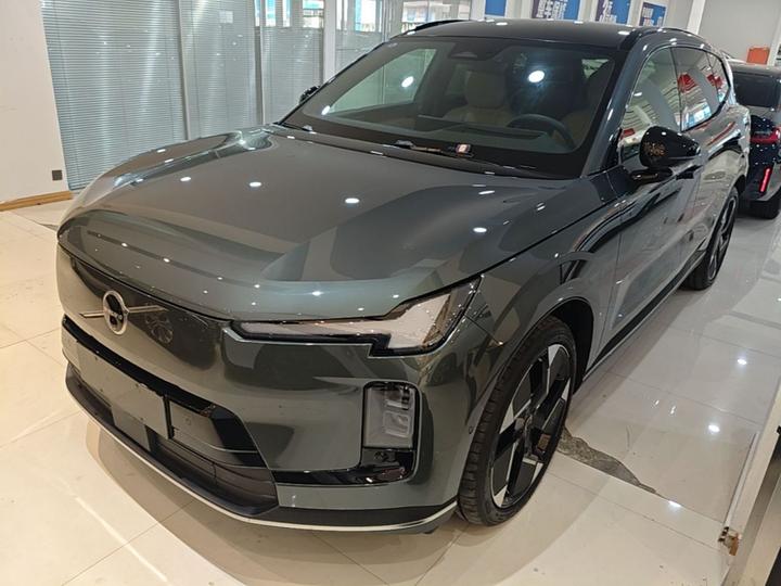 XC70 Hybrid 2026 AWD Extended Range Ultra