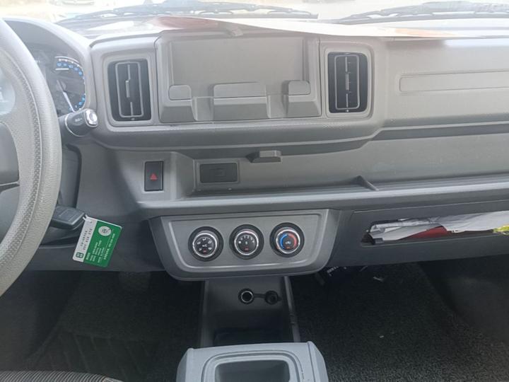 Dolphin E5 2024 268km 6-Seater photo 8