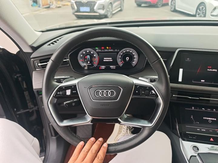 Q6 2024 40 TFSI quattro 7-Seater photo 6