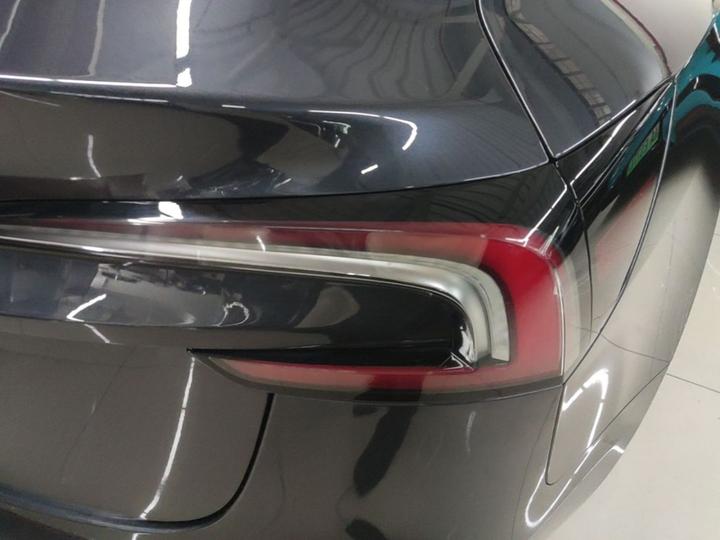 Model 3 2023 RWD photo 7