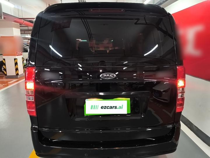 Refine M3 2023 1.8L 5-Seater Classic photo 5