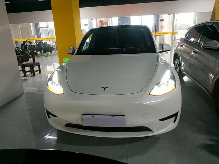 Model Y 2022 Facelift RWD photo 2