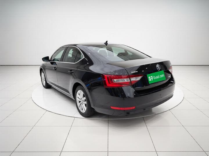 Superb 2016 TSI280 DSG photo 4