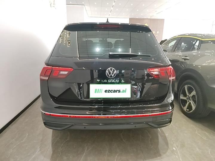 Tiguan L 2025 300TSI AT RWD photo 5