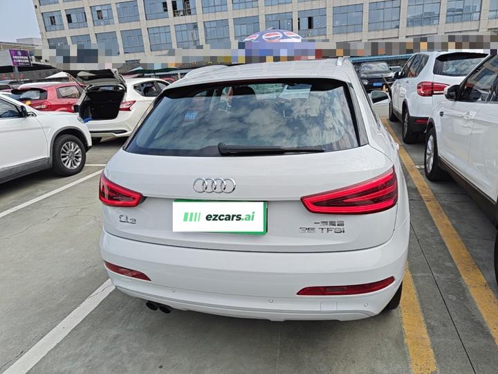 Q3 2015 35 TFSI Progressive photo 3